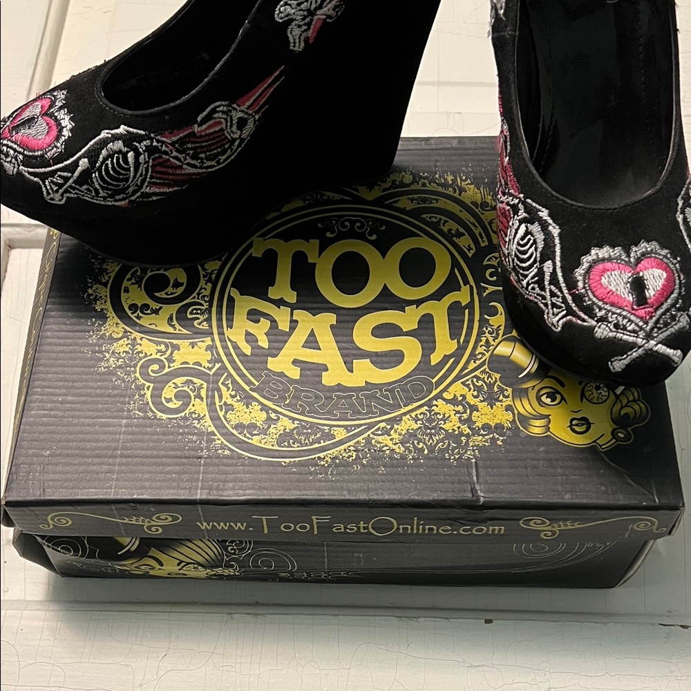 Too Fast Black and Pink Heart Embellished Heels - Picture 10 of 12